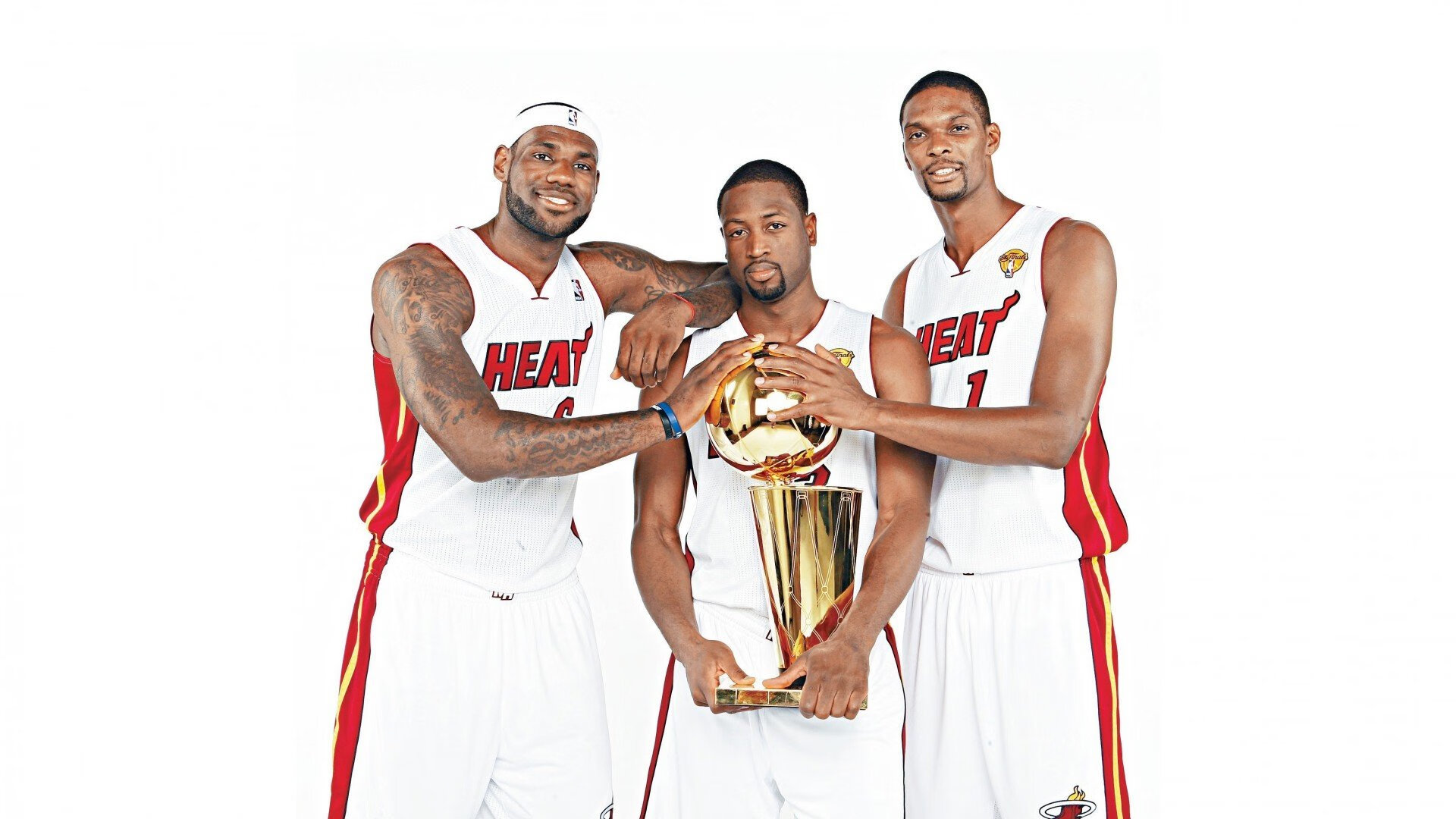 易建联退役后中国男篮的核心是谁，易建联担任中国男篮队长